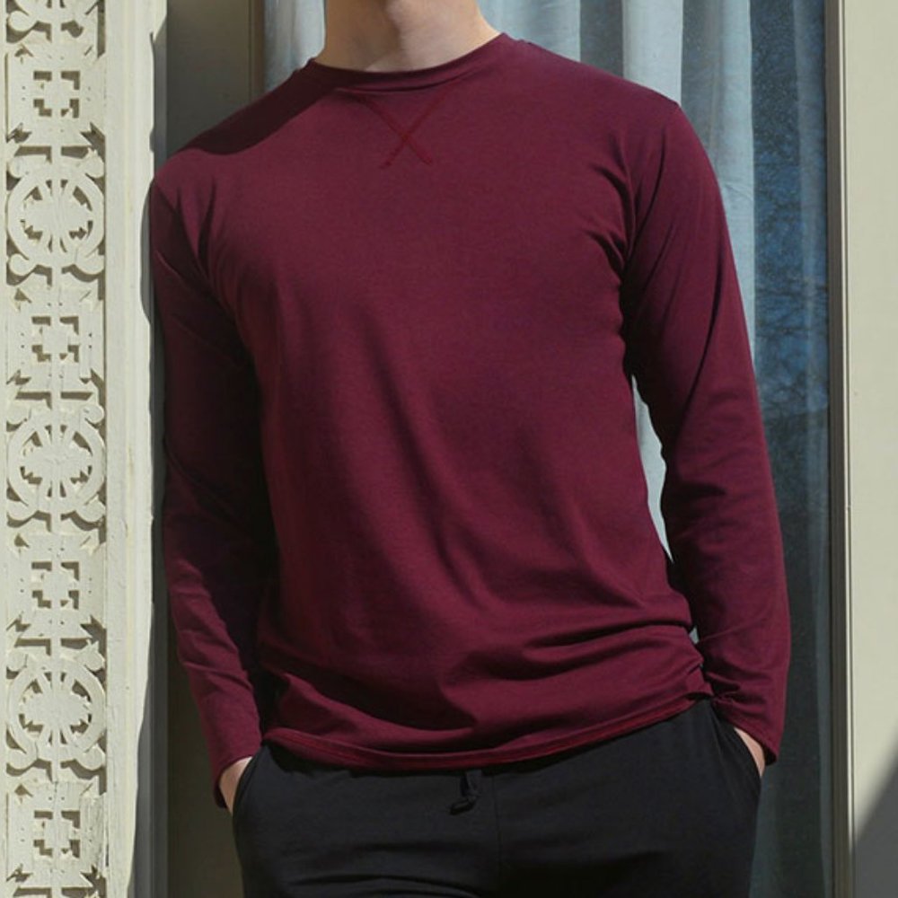 Mens Long Sleeve Crew Neck Tee Shirt / Red Maroon